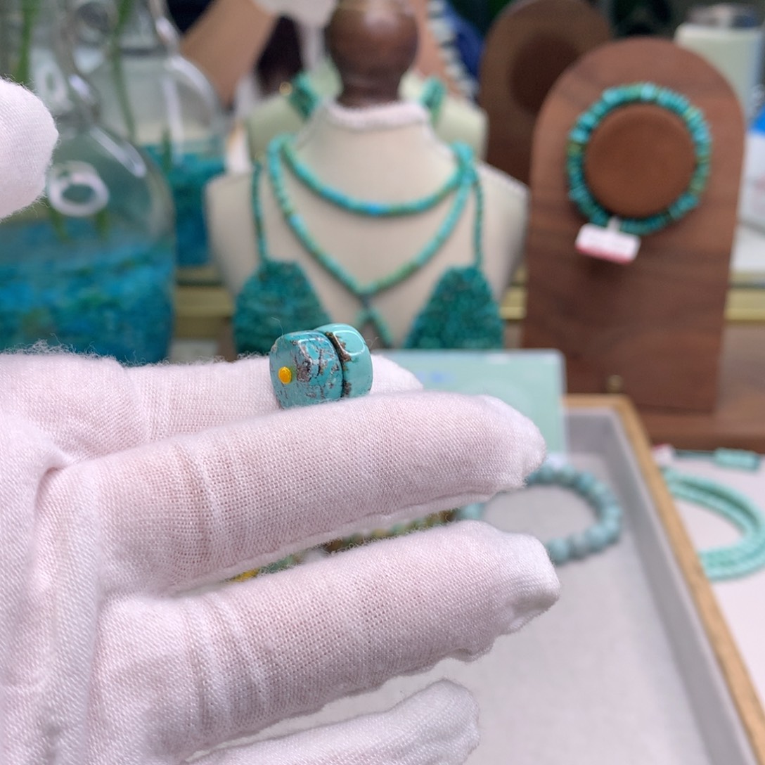 绿松石未镶嵌饰品