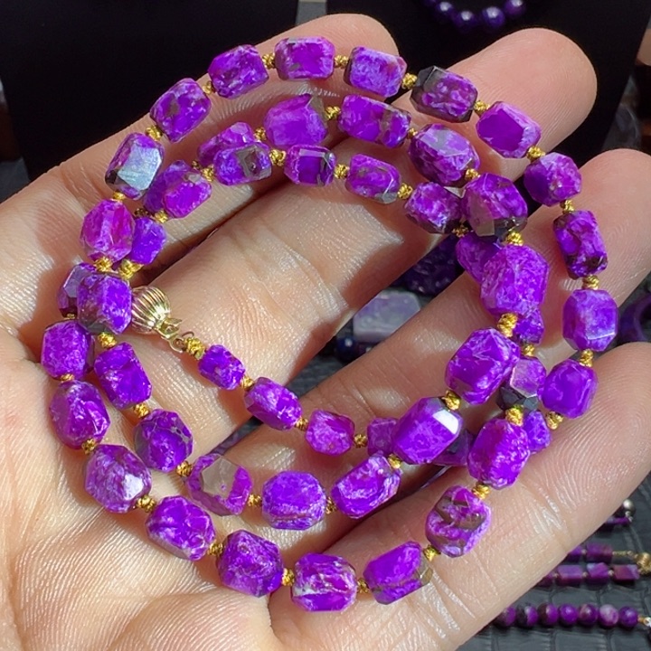 18K金镶嵌苏纪石（舒俱来）项链