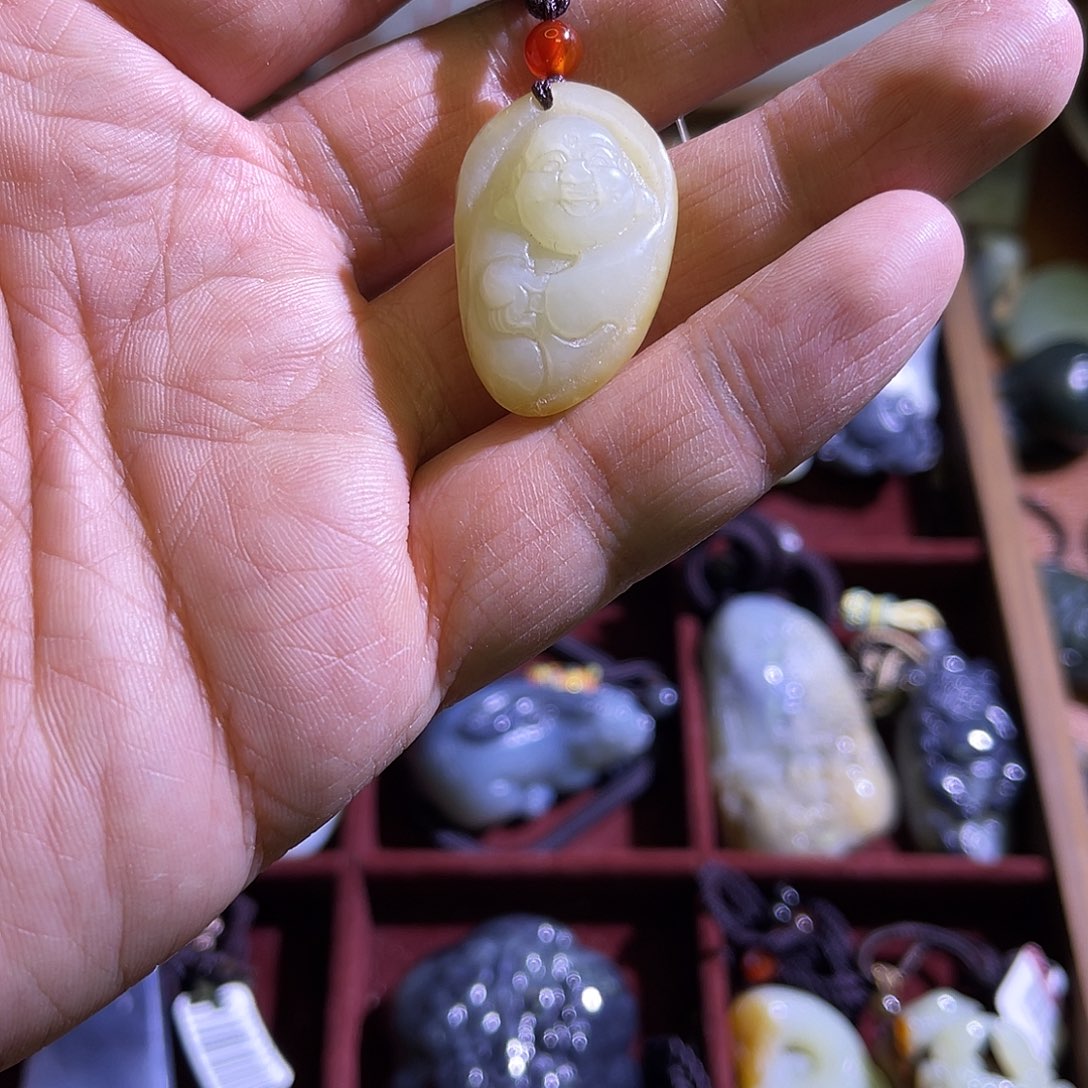 和田玉（糖玉）未镶嵌颈饰