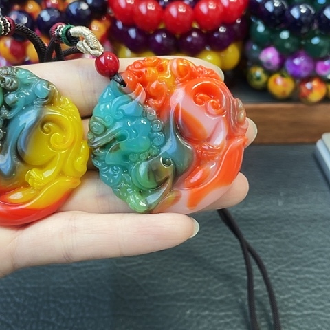 玛瑙未镶嵌手饰雪山重楼吊坠