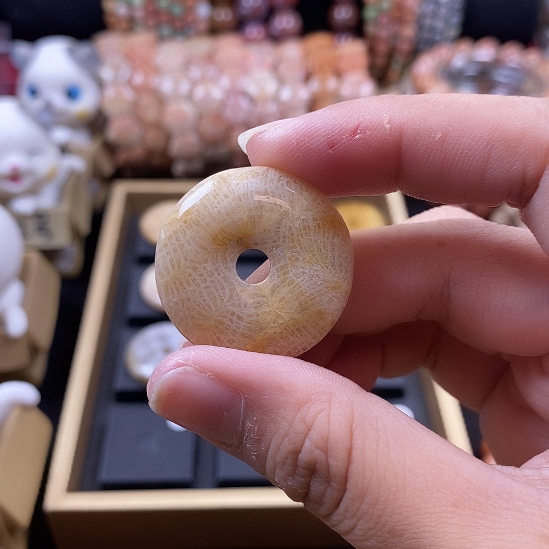 未镶嵌平安扣 配顶珠和绳子硅化珊瑚（珊瑚玉）凤尾 6