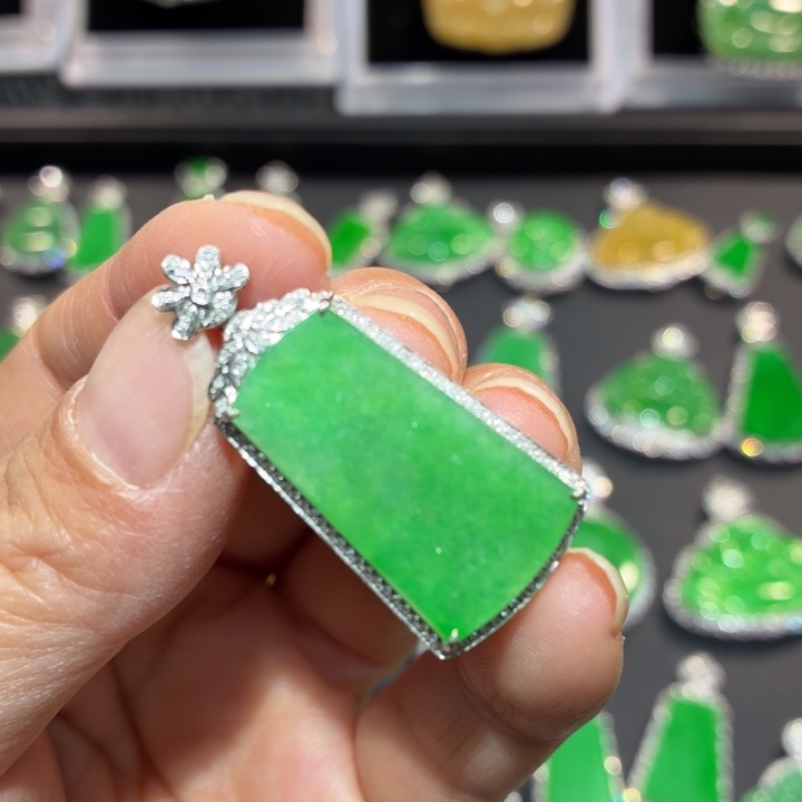 翡翠18K金镶嵌吊坠(不含链)翡翠