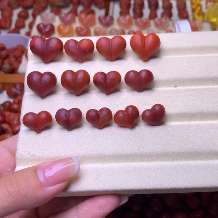 自***翔南红玛瑙未镶嵌珠宝半成品19