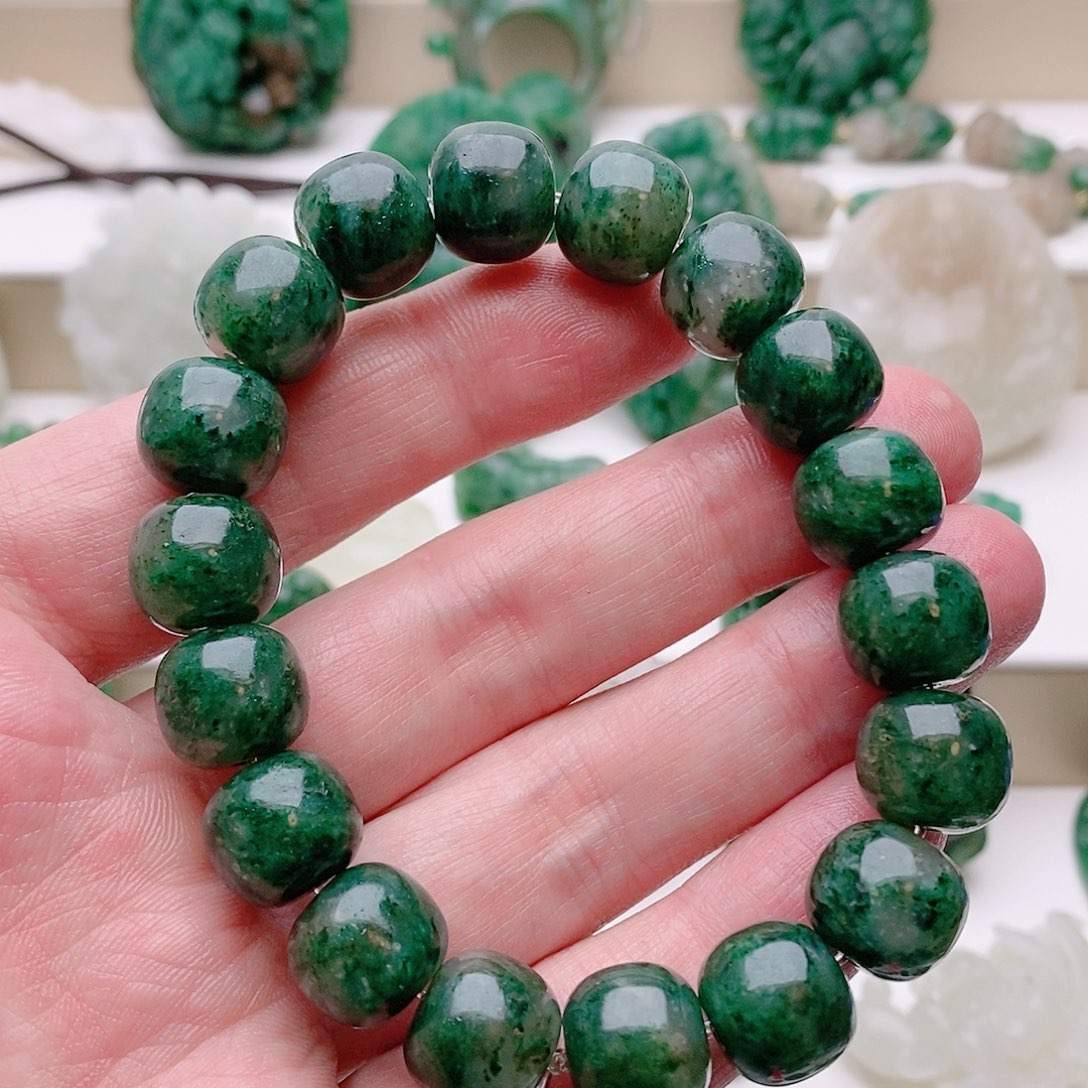 独山玉手串未镶嵌