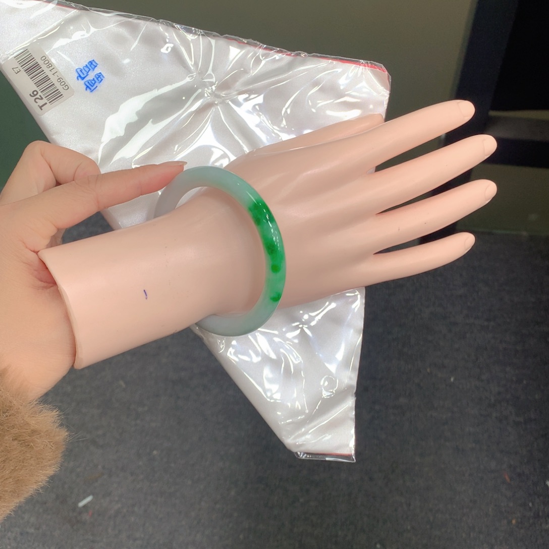 翡翠未镶嵌手镯翡翠