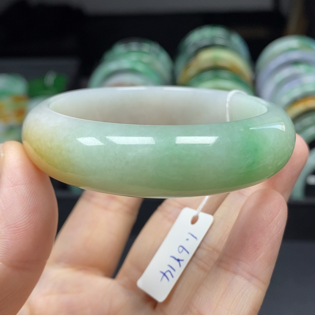 翡翠颈饰未镶嵌54圈口9号