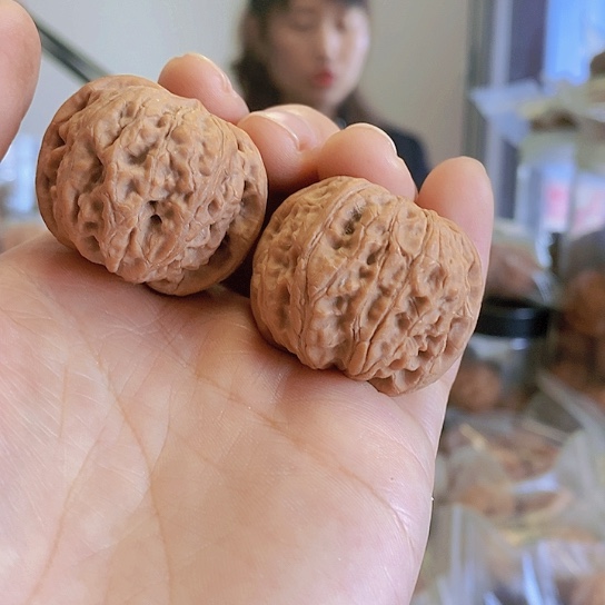 【闪购商品】把件文玩核桃35闷尖石墩小众蜡皮