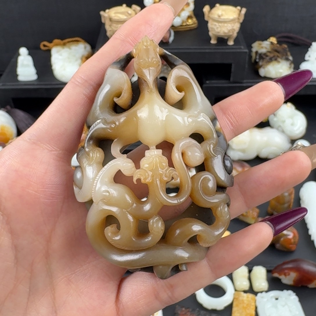 和田玉（糖玉）颈饰未镶嵌万*