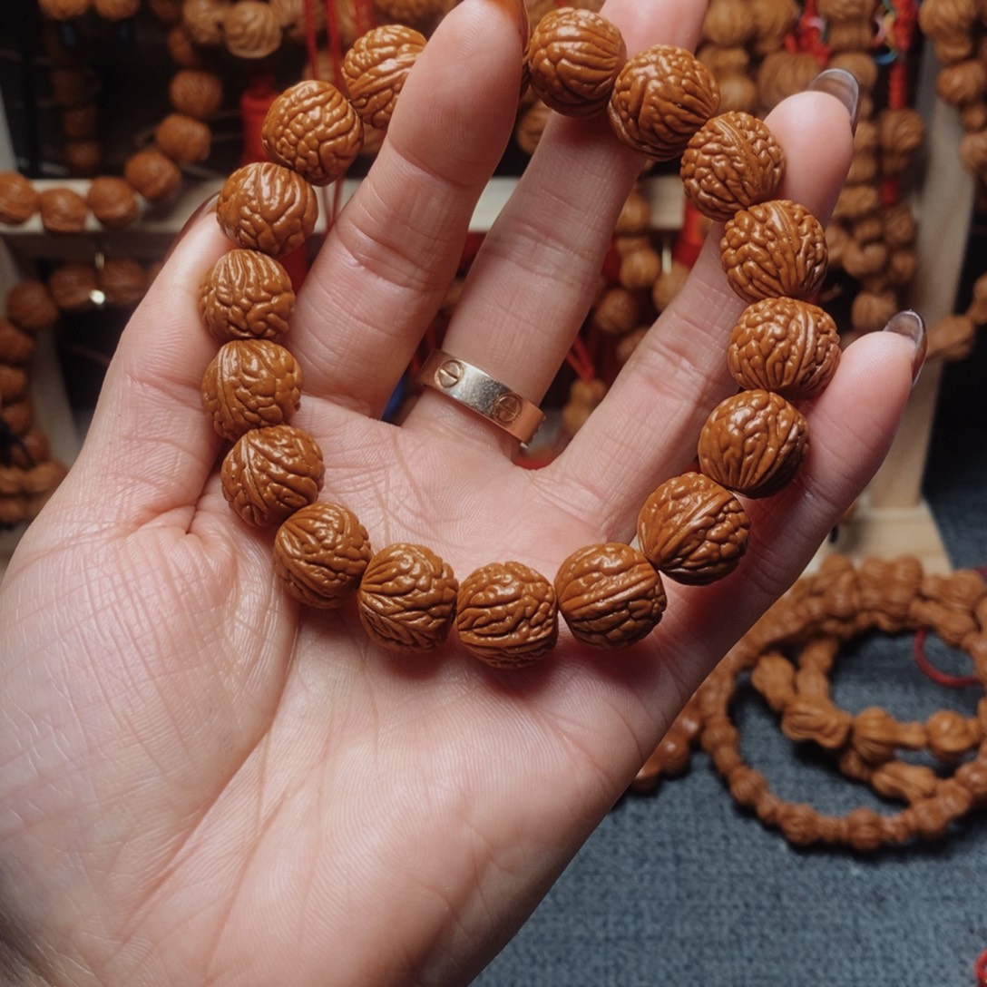 桃核吊坠龙纹桃枭