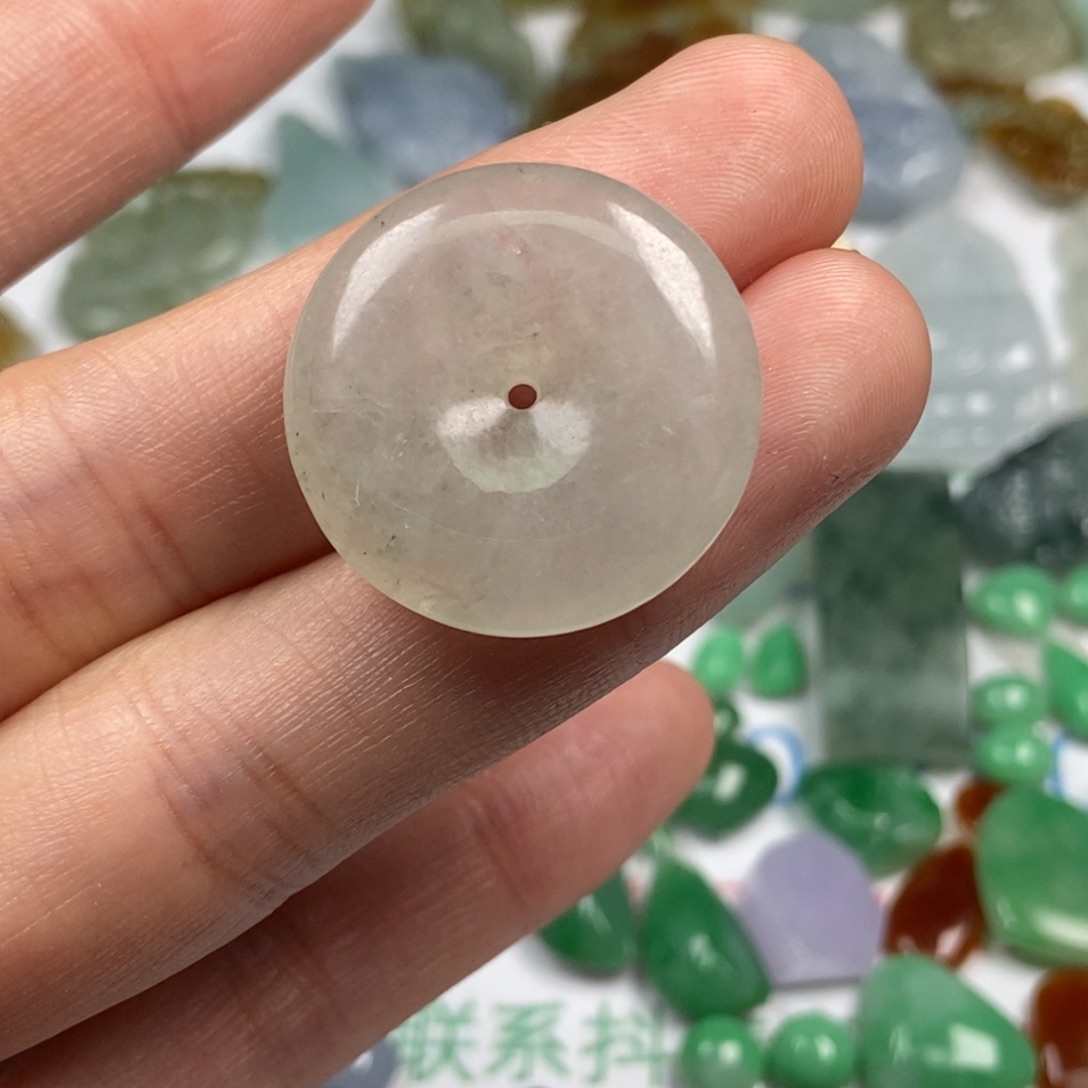 纯***镜翡翠未镶嵌颈饰翡翠