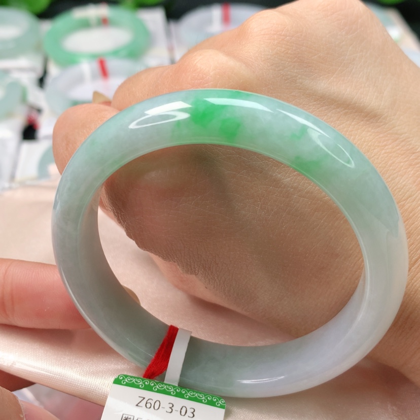 【闪购商品】翡翠手镯未镶嵌天然翡翠手镯