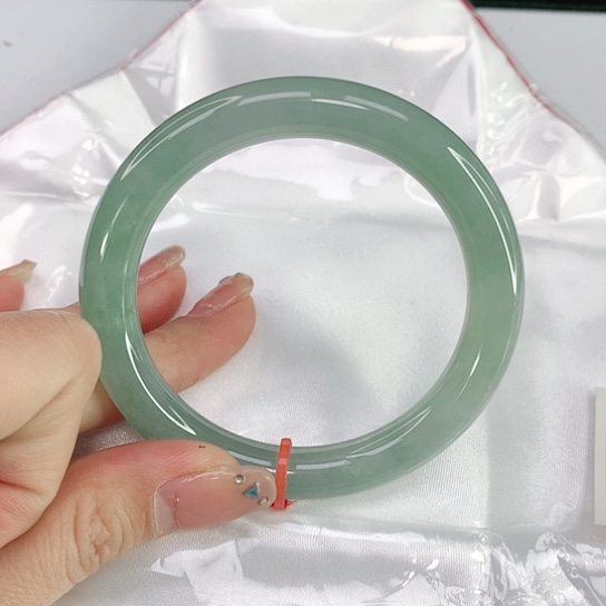 翡翠手镯未镶嵌天然翡翠A货609