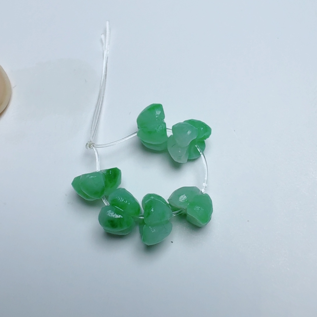 定制翡翠未镶嵌挂件