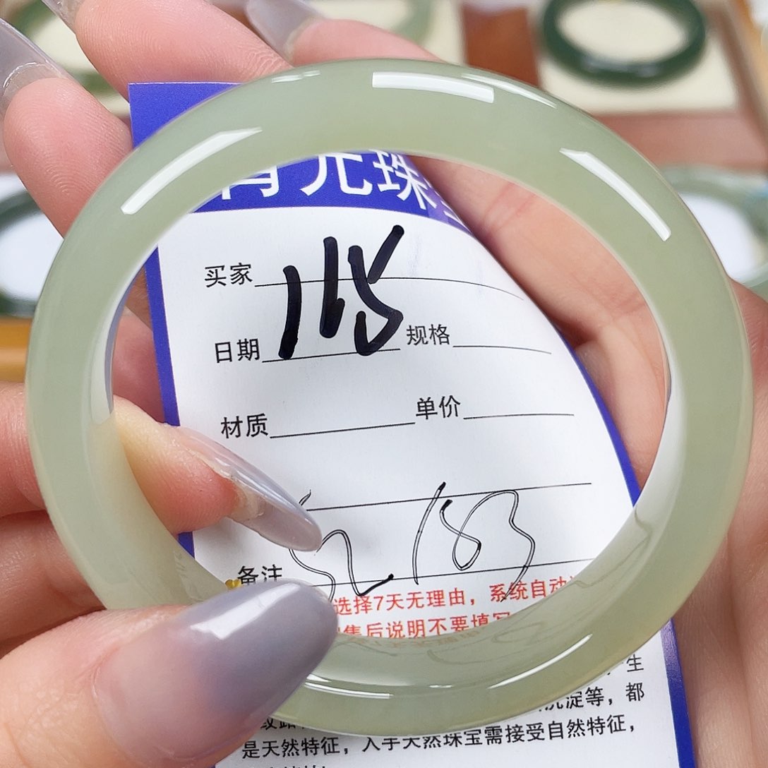 和田玉手镯未镶嵌