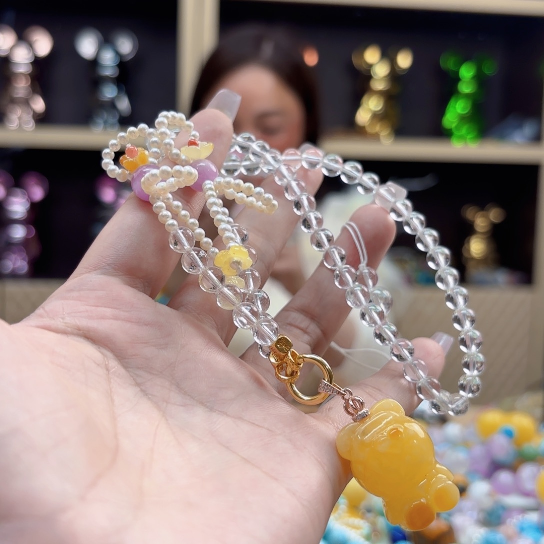 琥珀未镶嵌颈饰琥珀