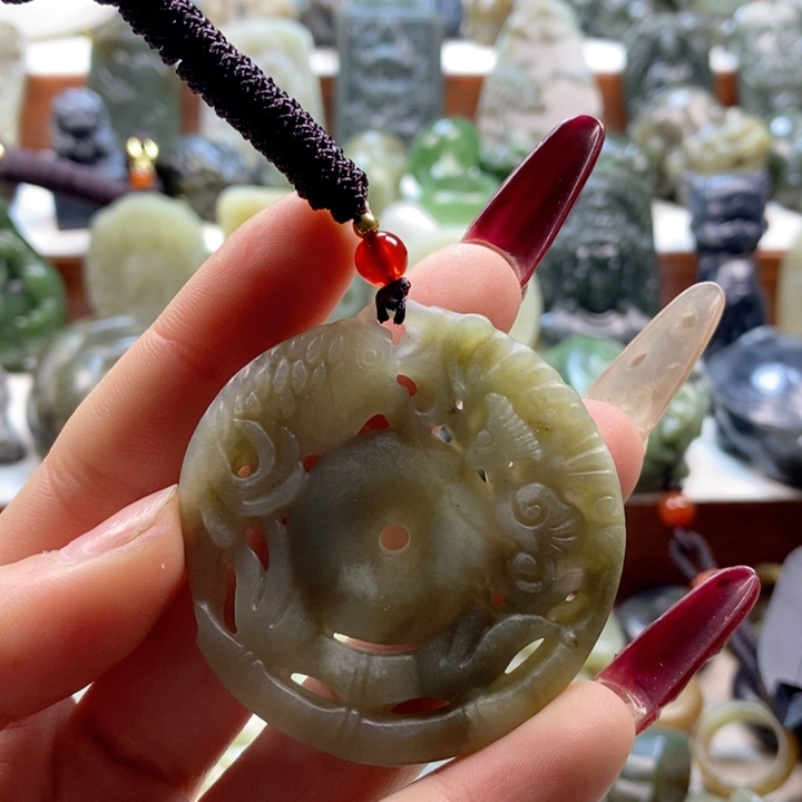 和田玉颈饰未镶嵌