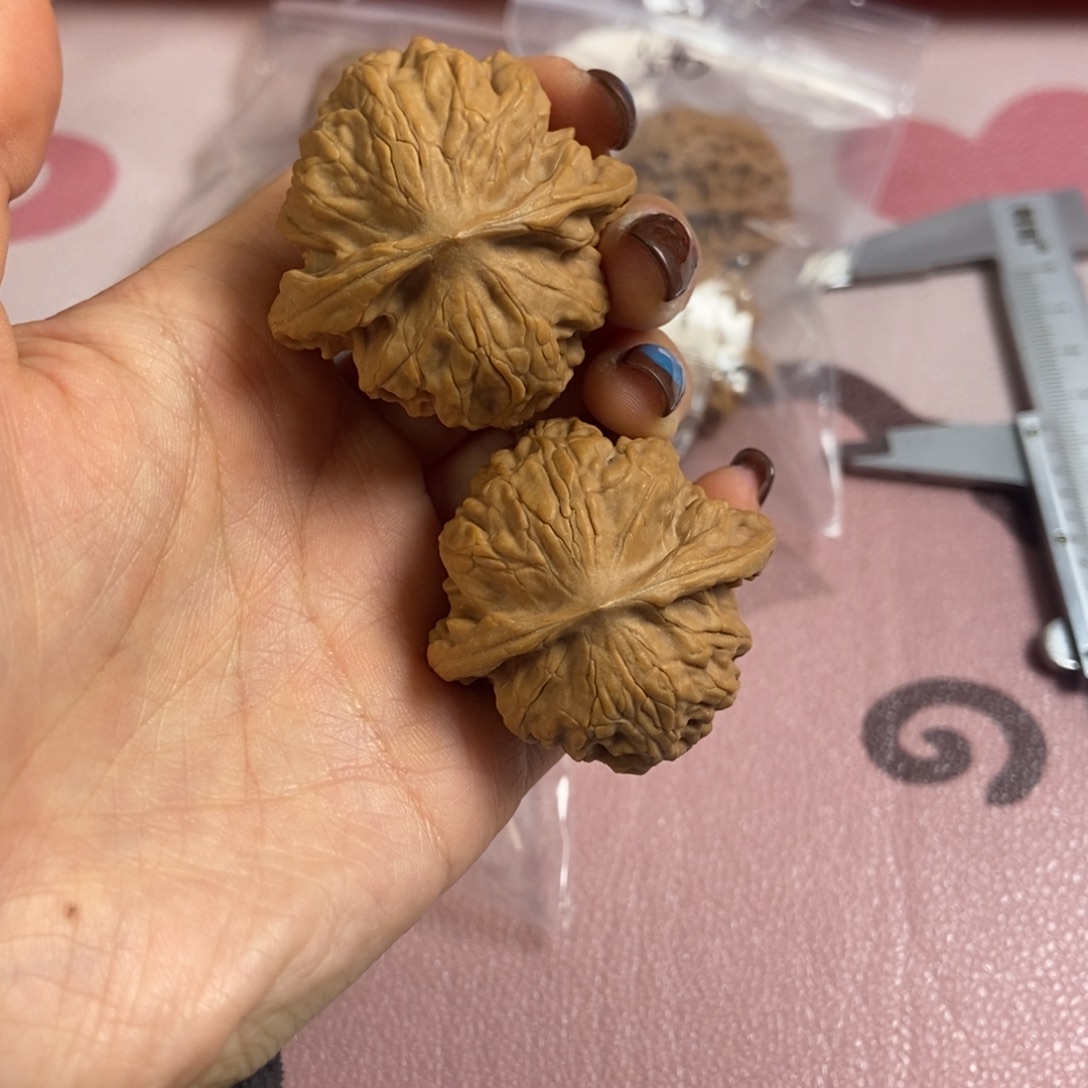 1***7文玩核桃吊坠39野狼55