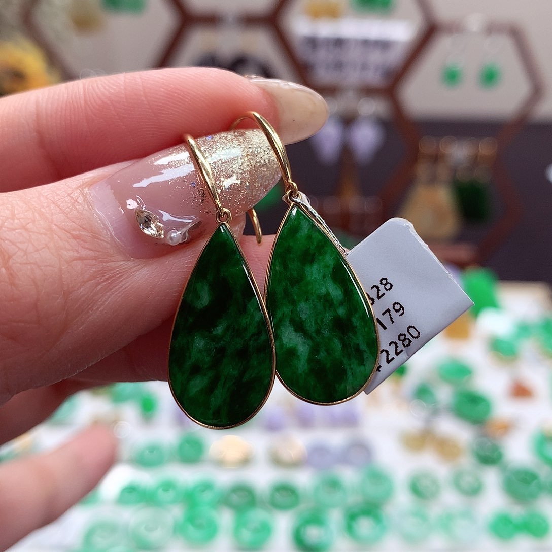 翡翠耳饰18K金镶嵌天然翡翠