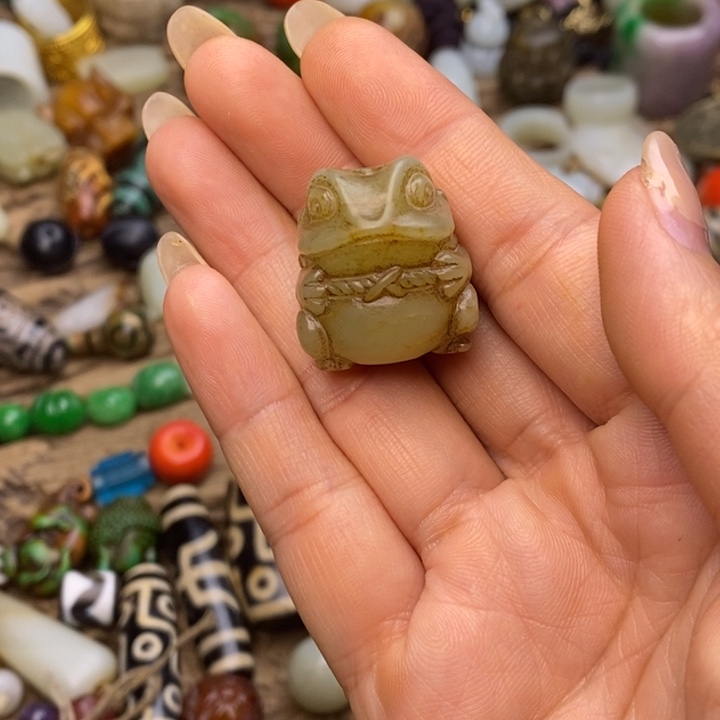 未镶嵌颈饰玛瑙/玉髓范*