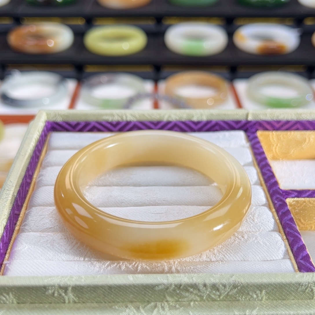 和田玉（糖玉）未镶嵌手镯溏心蛋