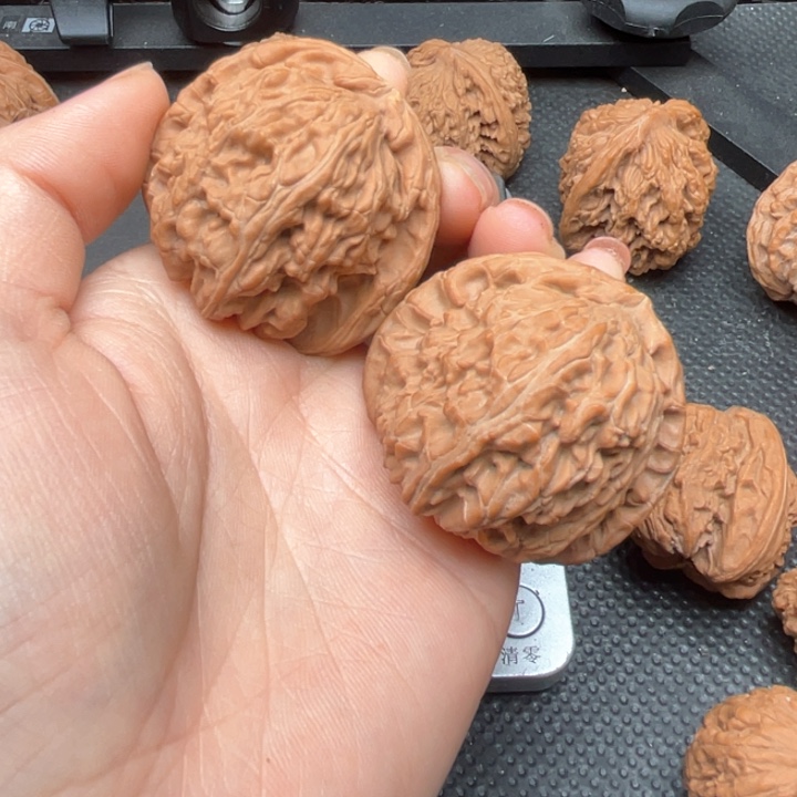 核桃手串/手链雨*白狮子43尺尖有黄