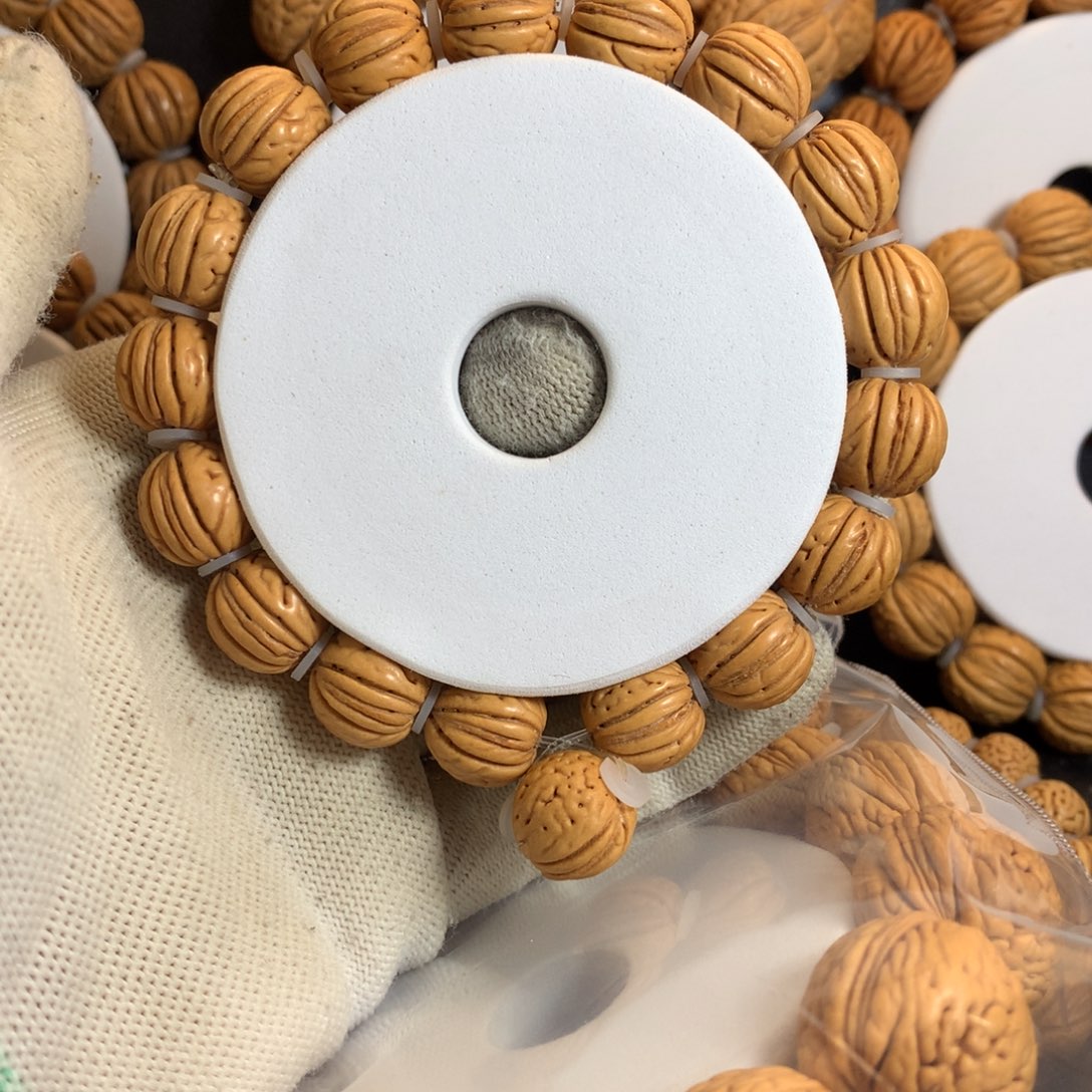 刘***）手串桃核14金丹肥齐