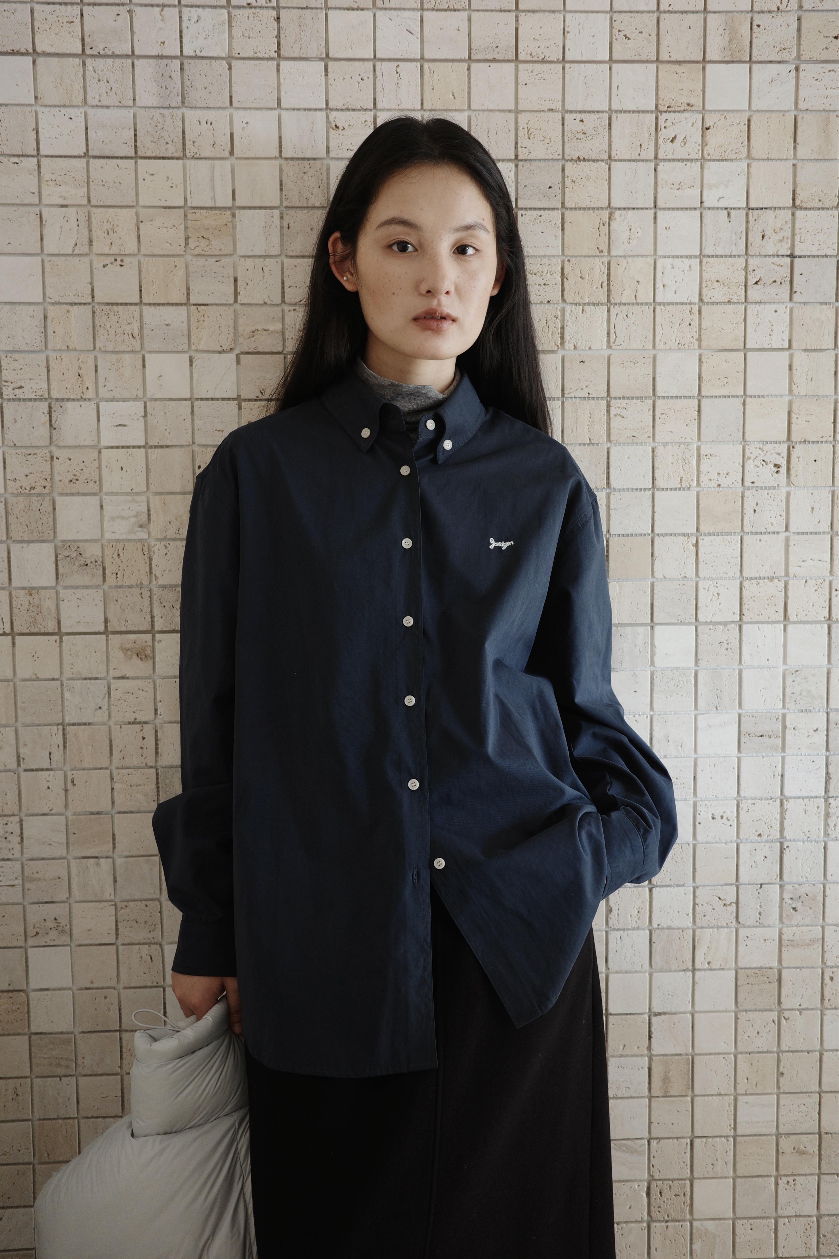 鑫燃Kiki 韩版简约百搭刺绣衬衫 68067 ET【F】