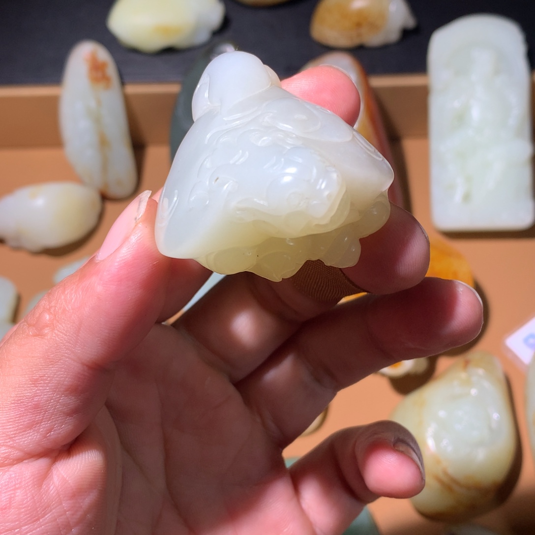 和田玉（糖玉）未镶嵌挂件