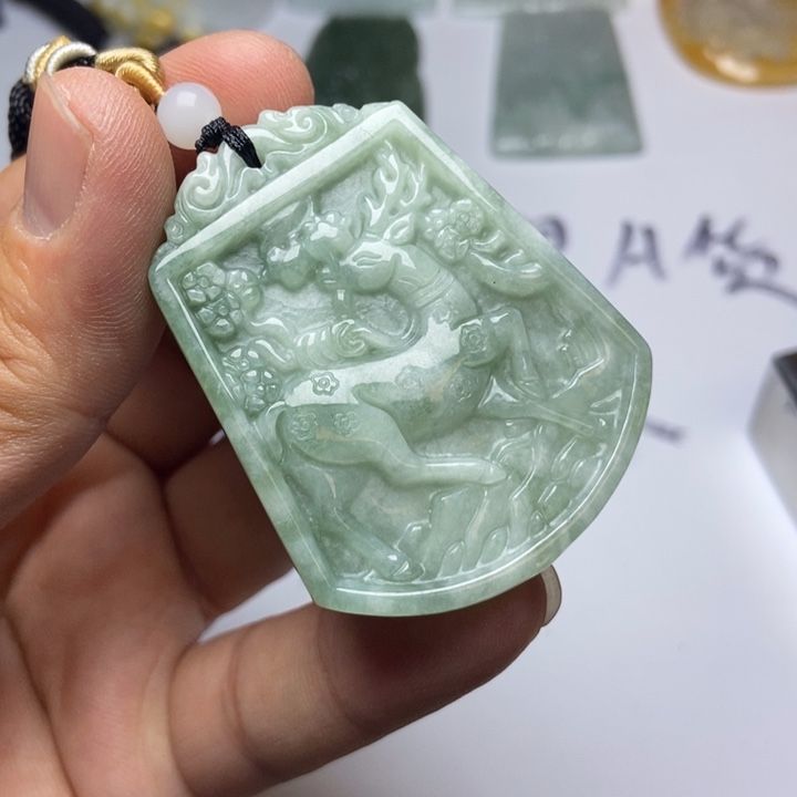 翡翠未镶嵌颈饰翡翠