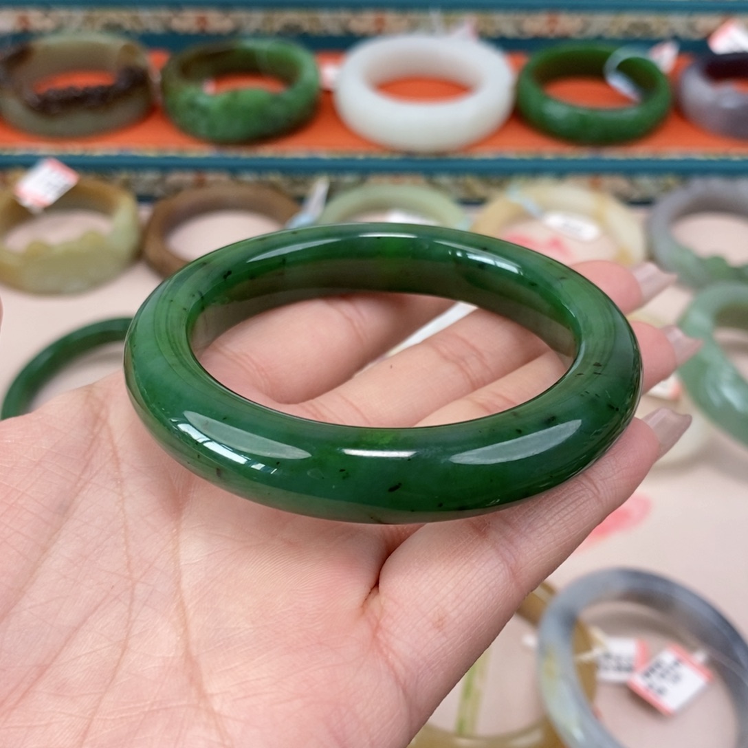 何***芸和田玉未镶嵌手镯55.3