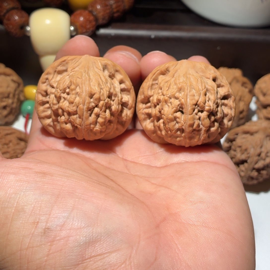 文玩核桃吊坠42.5望月  药 舞狮子