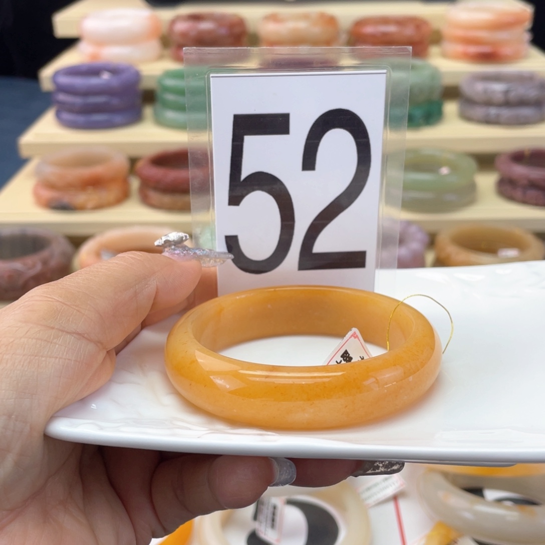 石英岩玉未镶嵌手镯