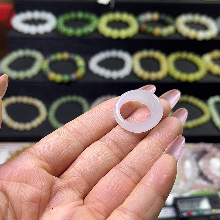 王***小和田玉未镶嵌戒指