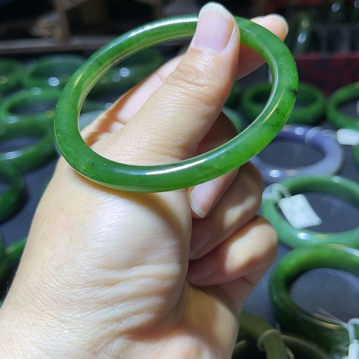 我***～和田玉（碧玉）未镶嵌手镯