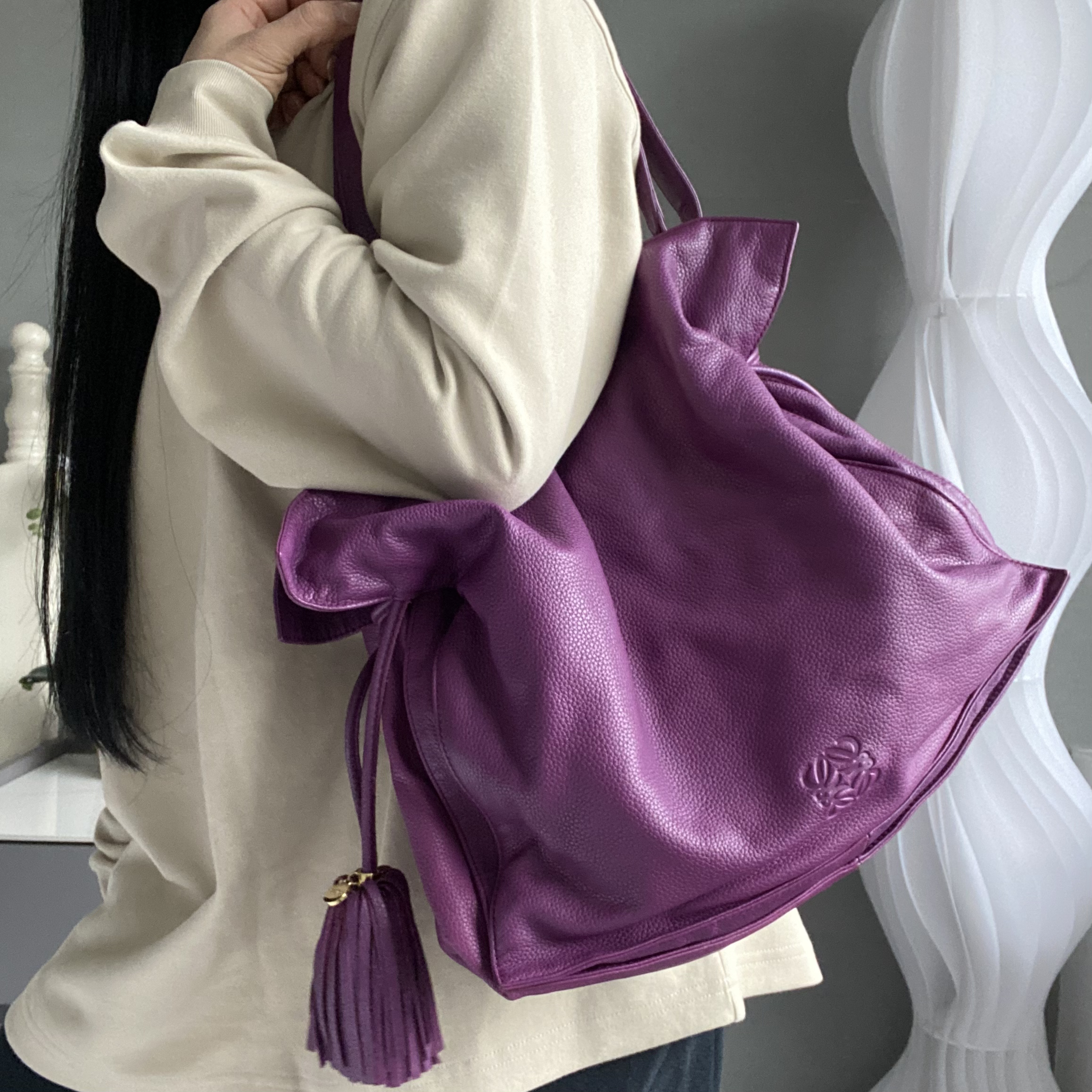 95新 LOEWE/罗意威 【可】紫色福袋流苏大号单肩斜挎包 88 1223