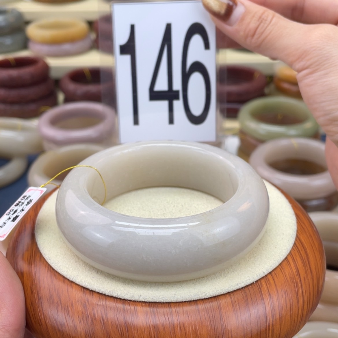 【闪购商品】石英质玉手镯未镶嵌