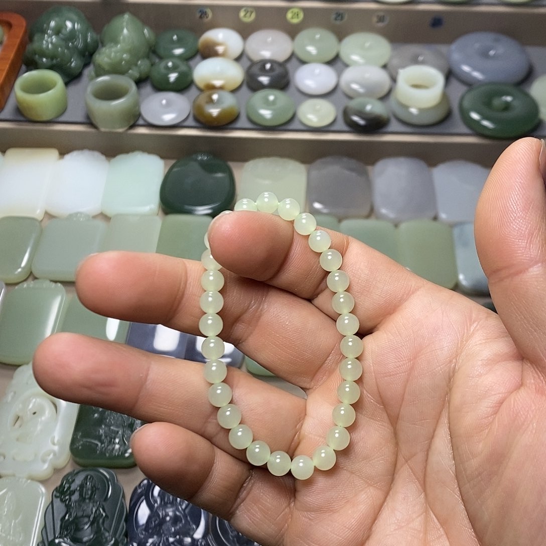 和田玉颈饰未镶嵌