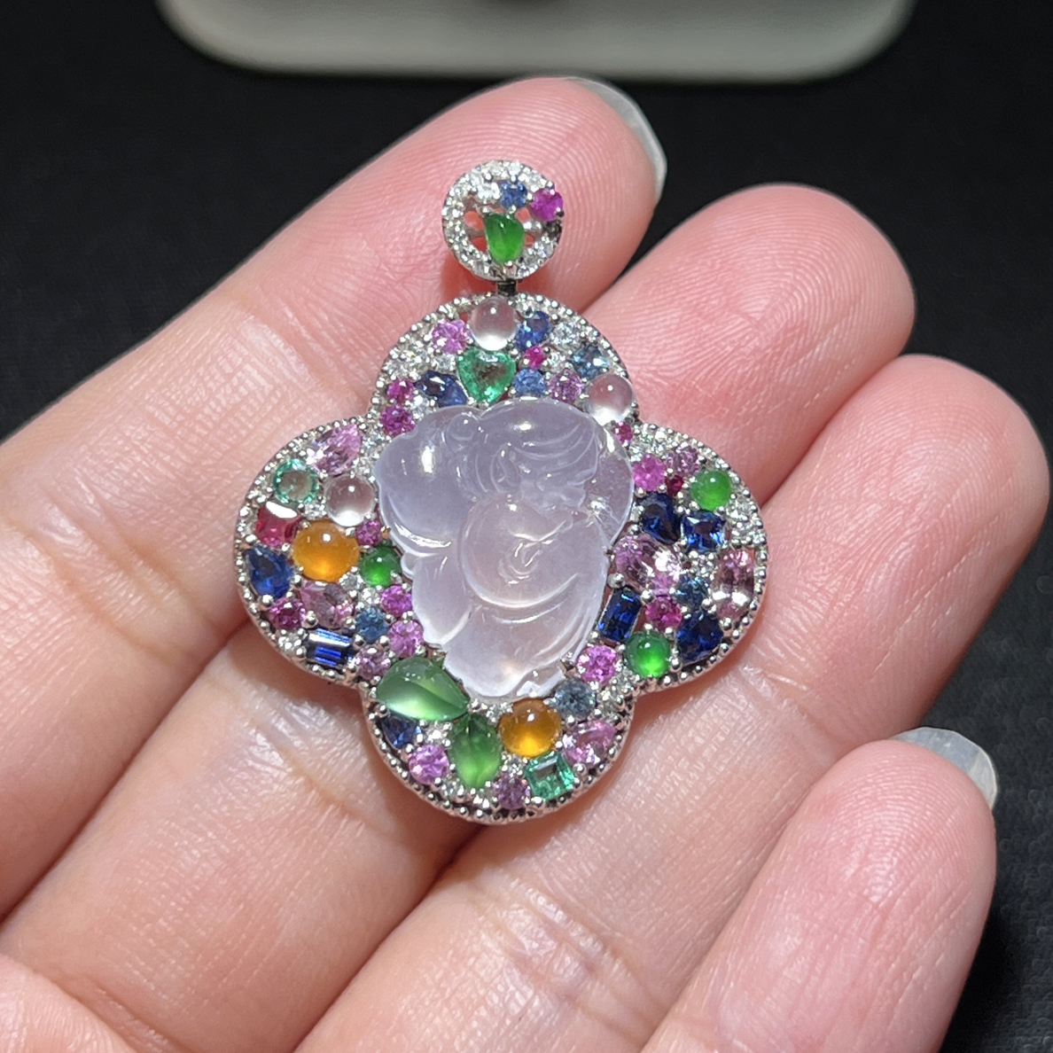 18k金镶嵌翡翠多宝四叶草天使吊坠设计款