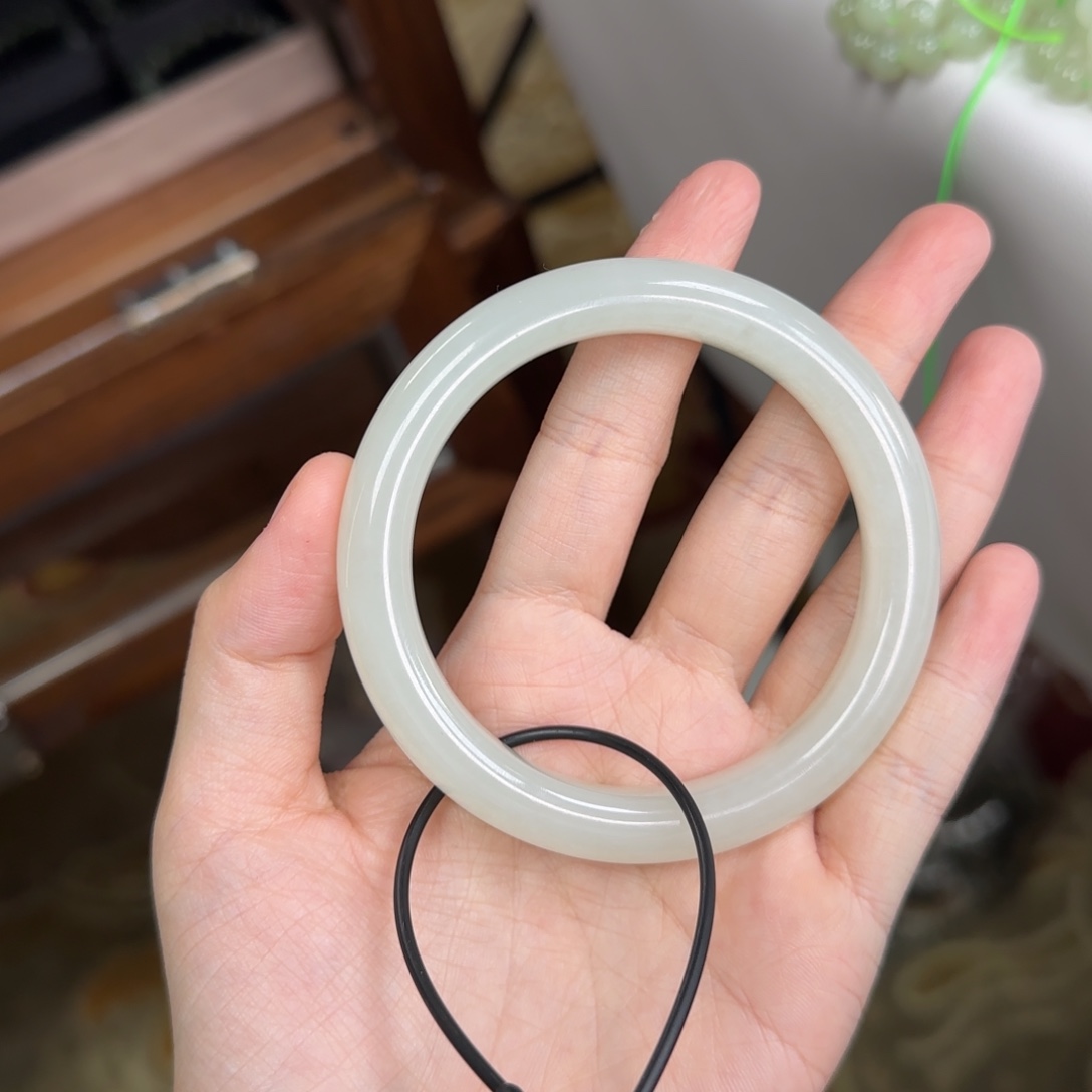 和田玉未镶嵌手镯58