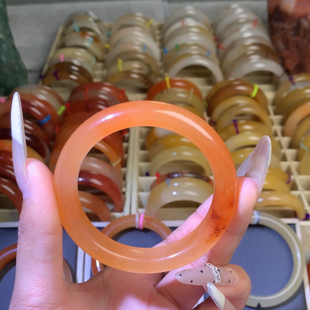 石英质玉（黄龙玉）未镶嵌手镯