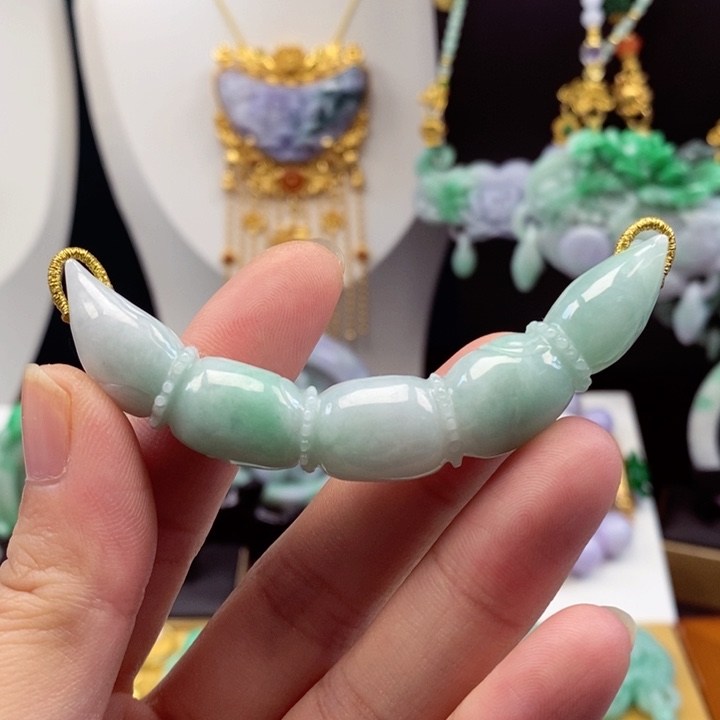 翡翠颈饰未镶嵌翡翠吊坠