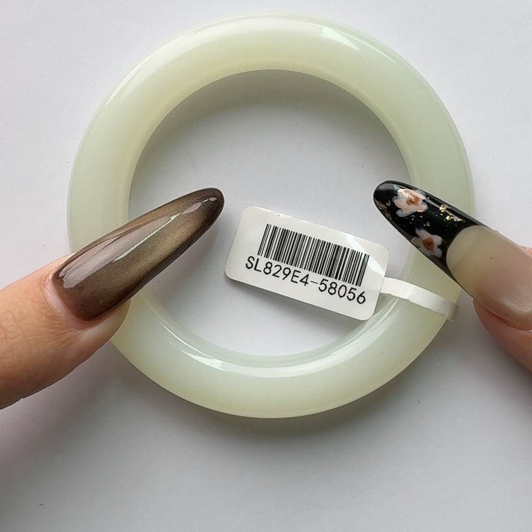 糊***_和田玉未镶嵌手镯55.8