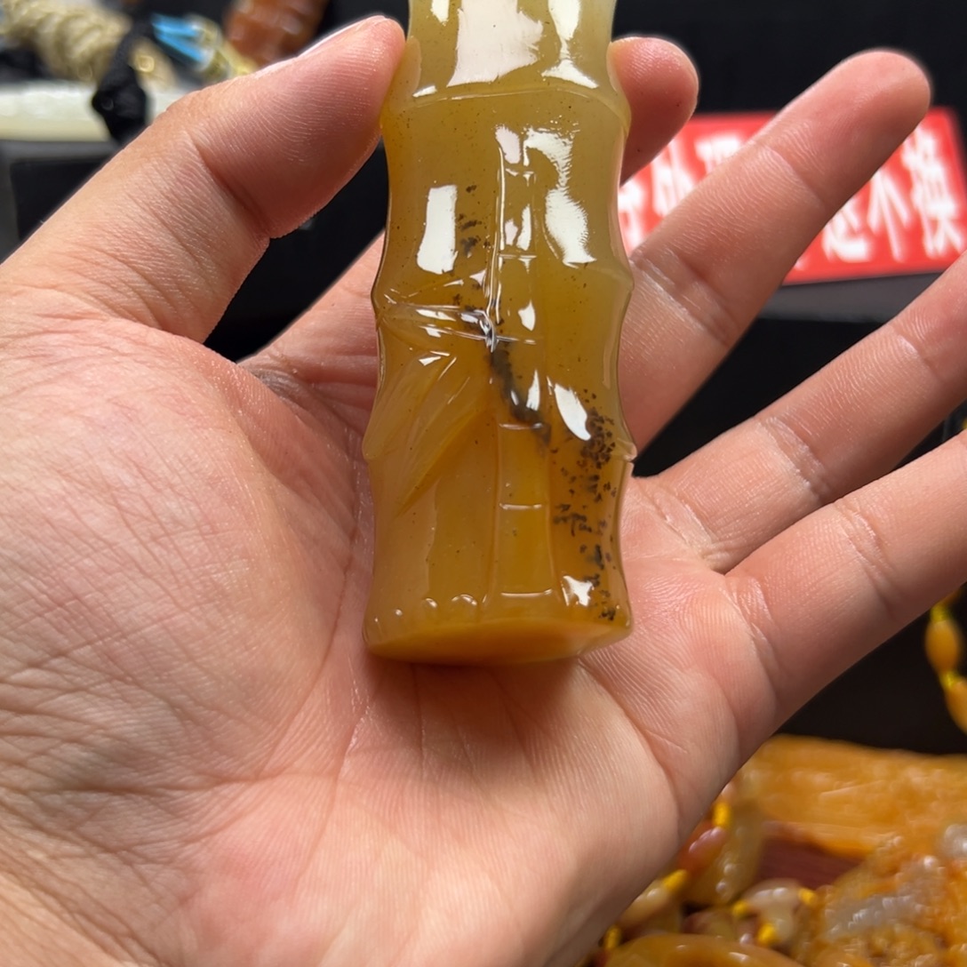 未镶嵌石英质玉（黄龙玉）多样性发货，发其一