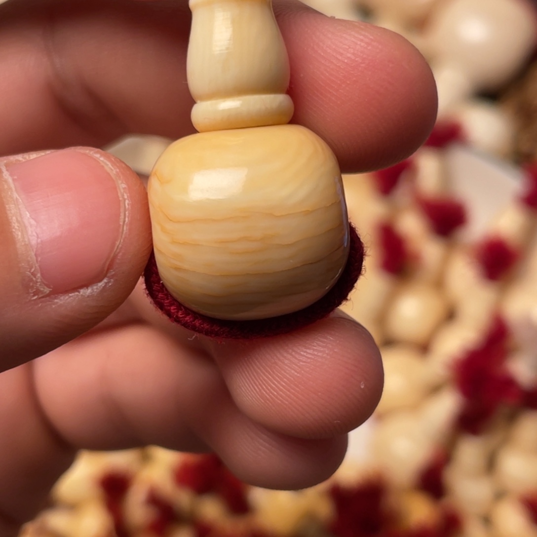 蜡***.牛骨吊坠哈哈哈哈