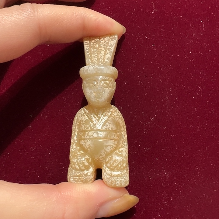 透闪石质玉未镶嵌颈饰