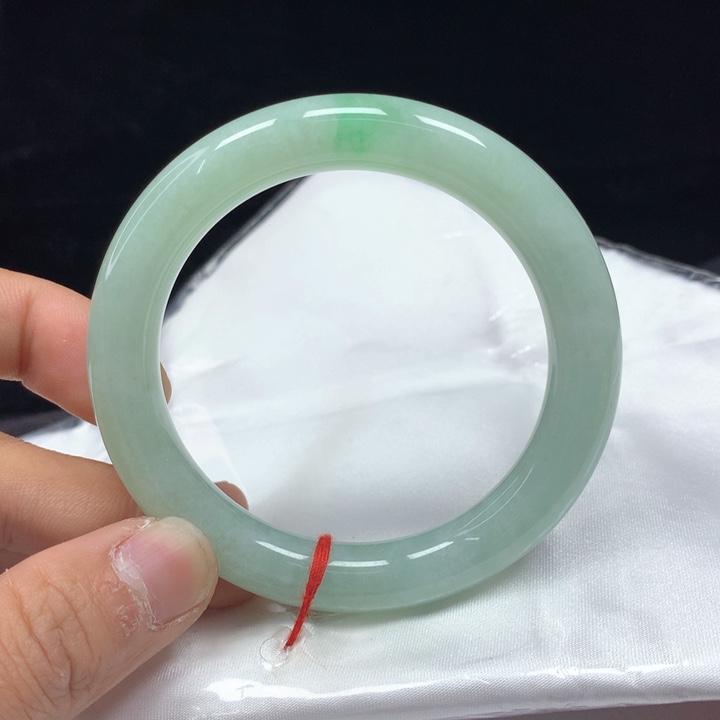 翡翠手镯（圆镯）未镶嵌54.1