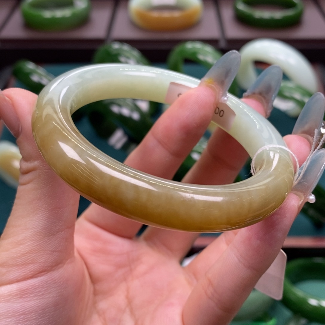 和田玉未镶嵌手镯5455