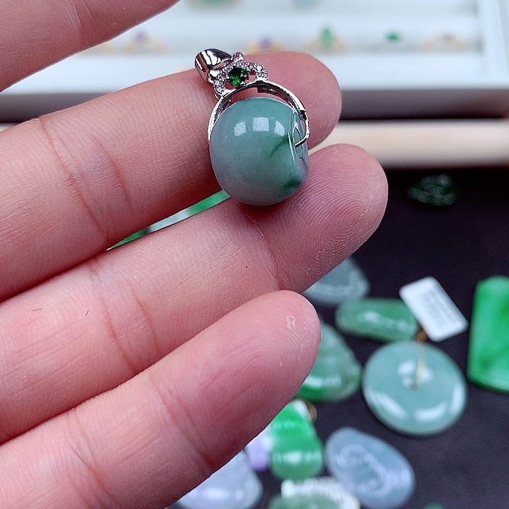 翡翠吊坠(不含链)未镶嵌