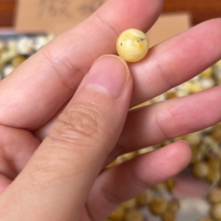 蜜蜡未镶嵌裸石10mm一个