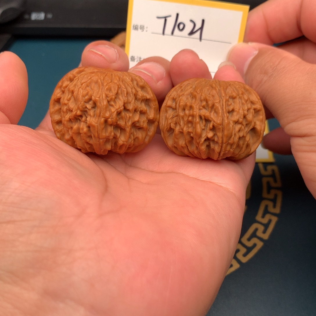 文玩核桃把件41.5正磨1021
